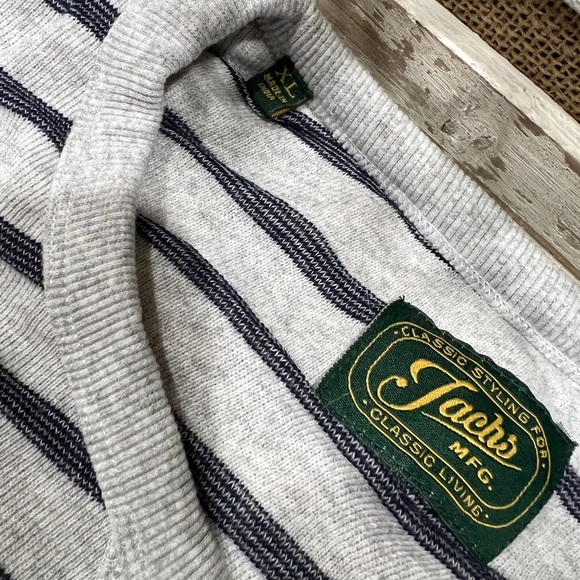 Jacy’s MFG Sweater. Lightweight - Picture 2 of 3